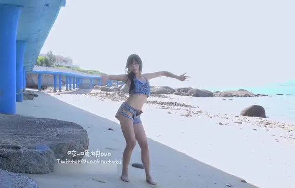 咬一口兔娘(黏黏团子兔) – NO.073 9月 新番动感 12