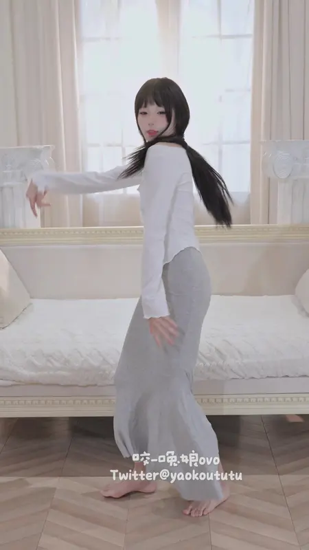 咬一口兔娘(黏黏团子兔) – NO.083 九月T3专属舞蹈『stellar-刺痛』 2