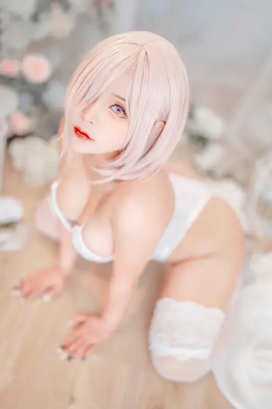 Sayo Momo – NO.020 Mashu white lingerie body oil 6